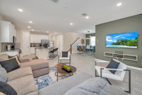 7BR Family Resort - w Pool & Hot Tub - Near Disney